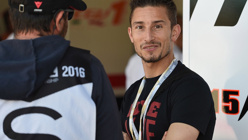 Moto: Manuel Poggiali gioca la Champions di calcio a 5