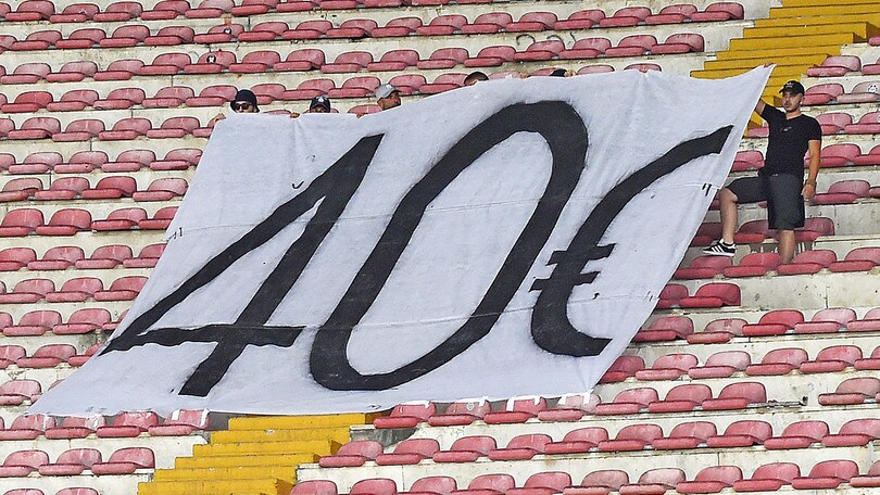 Napoli-Milan, la curva A protesta contro il caro biglietti: "40 euro"