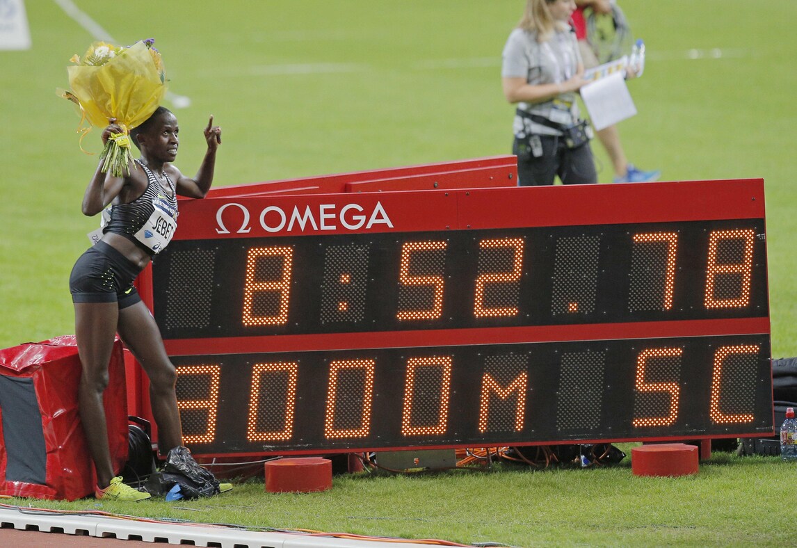 Atletica, Jebet firma il nuovo record mondiale nei 3000 siepi