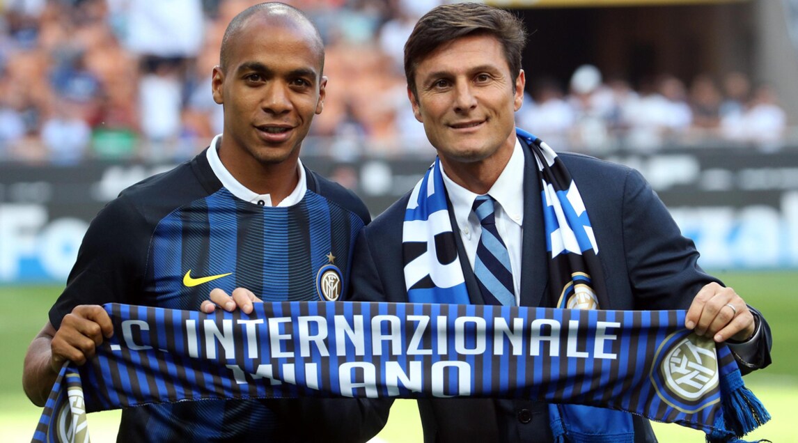 Inter, Joao Mario presentato a San Siro: eccolo con la maglia nerazzurra