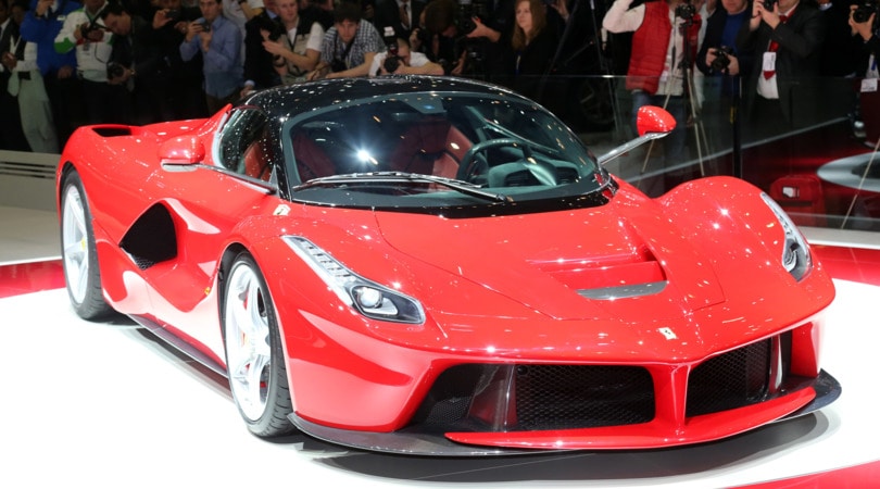 Ferrari mette all'asta supercar da 1 milione per vittime terremoto