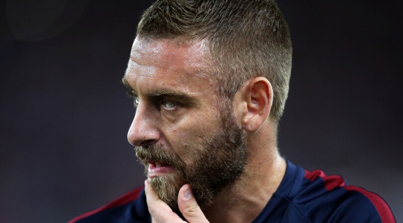 Europa League Roma, stangata in arrivo: tre turni di squalifica a De Rossi