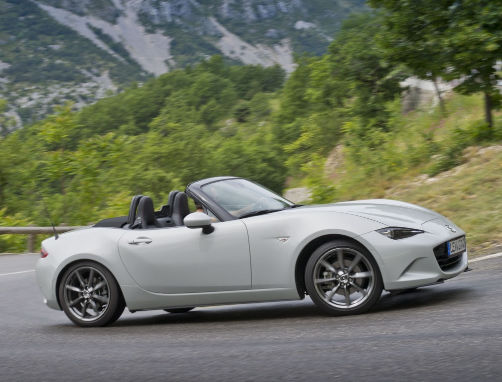 Mazda MX-5, splendida nostalgia: la prova