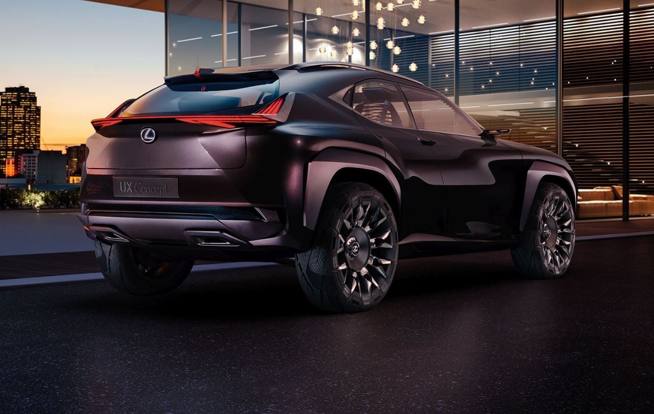 Lexus UX, nuovo prototipo di Suv compatto premium