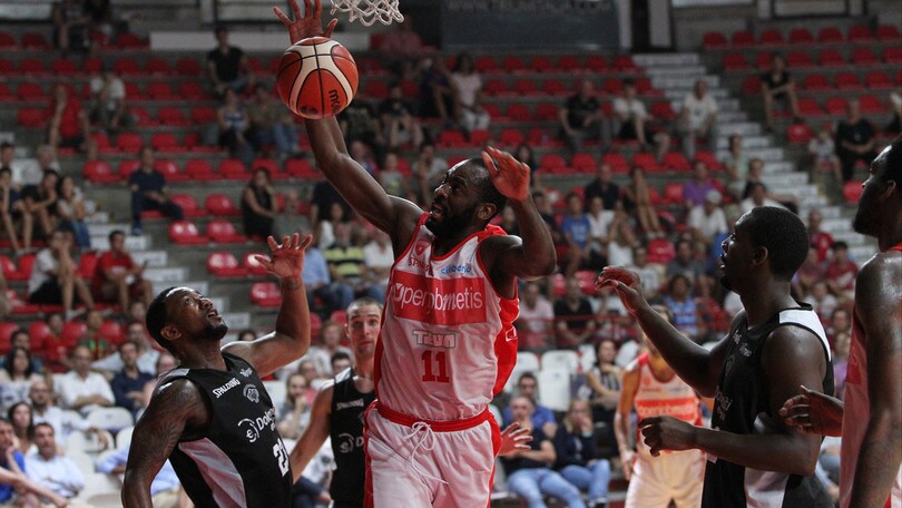 Basket Serie A, Varese ritrova Eyenga