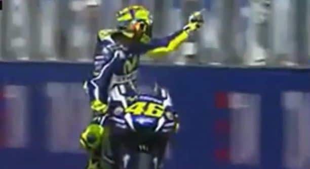 MotoGp, Rossi infuriato con Aleix Espargaro: «E' rimasto in mezzo!»