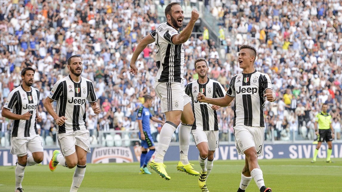 Serie A, Juventus-Sassuolo 3-1: Higuain e Pjanic regalano spettacolo