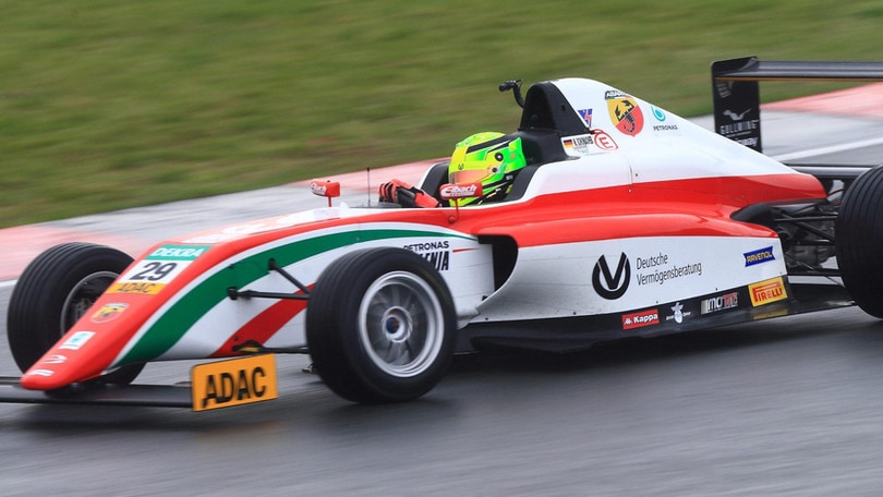 Schumacher Jr, successo nella F4 italiana a Vallelunga