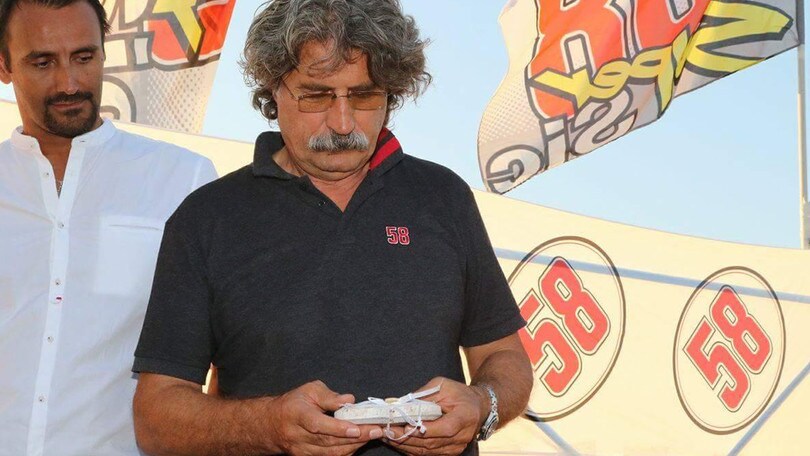 MotoGp, il guanto di Simoncelli restituito alla famiglia