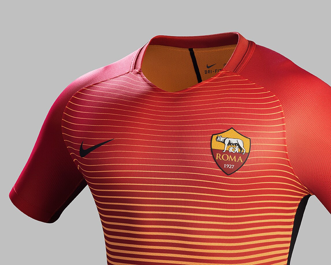 Roma, ecco la terza maglia