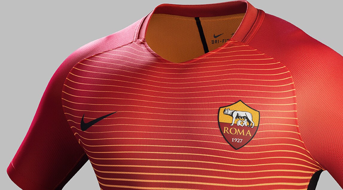 Roma, ecco la terza maglia