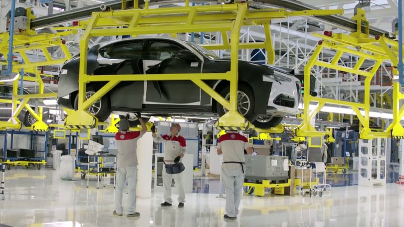 Alfa Romeo Stelvio, prima immagine del SUV a Cassino