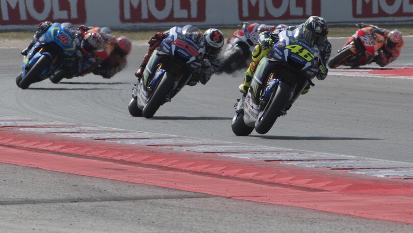 MotoGp, Grand Prix Commission conferma: ali vietate nel 2017