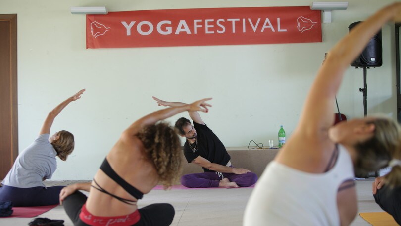 Arriva a Roma l'essenza dello yoga