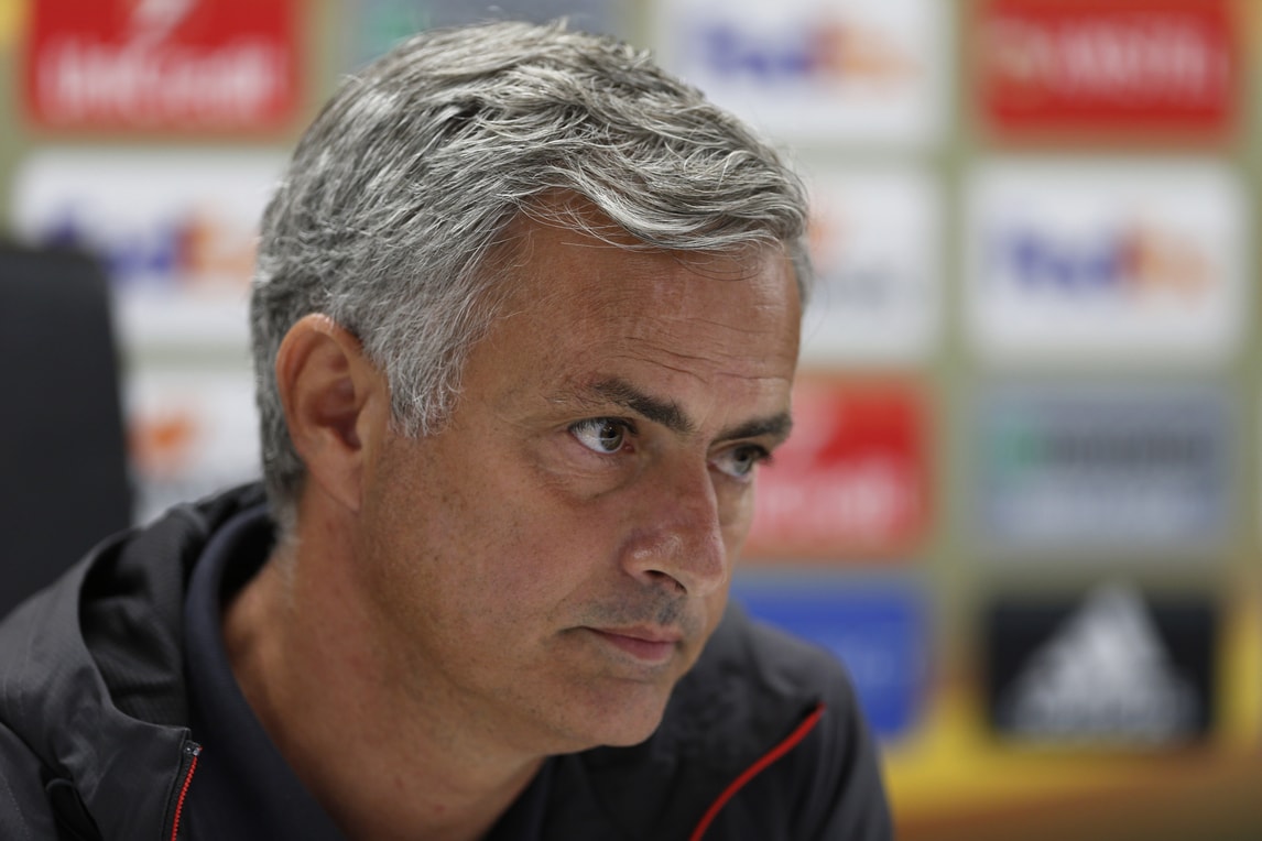 Manchester United, Mourinho: «Rooney non giocherà»