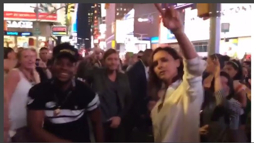 Victoria Beckham, ballo scatenato tra le strade di New York