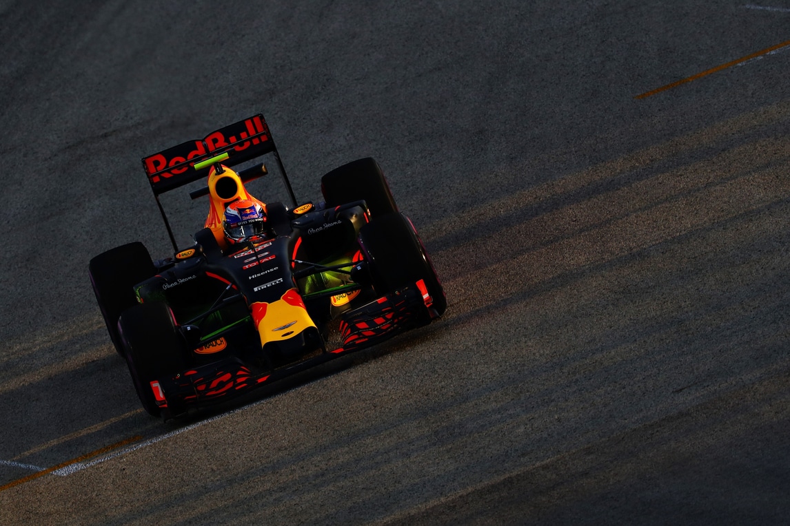 F1, Gp Singapore: Red Bull avanti nelle prime libere