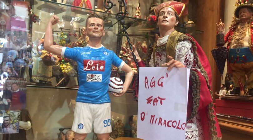 Napoli, Milik e il miracolo di San Gennaro nel presepe