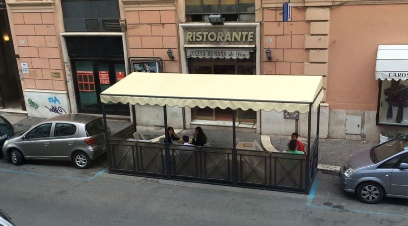 Raggi, niente incontro con Malagò: era a pranzo a Via dei Mille FOTO ESCLUSIVE