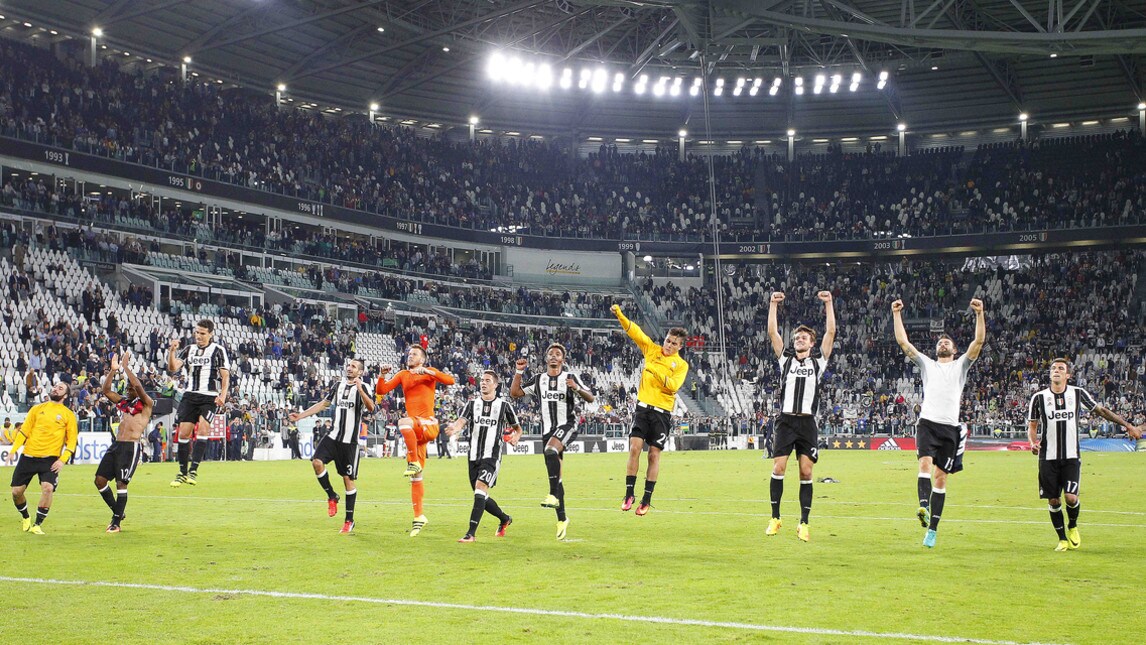 Juventus-Cagliari, i top e flop bianconeri: Alex Sandro imprendibile, Pjanic c'è