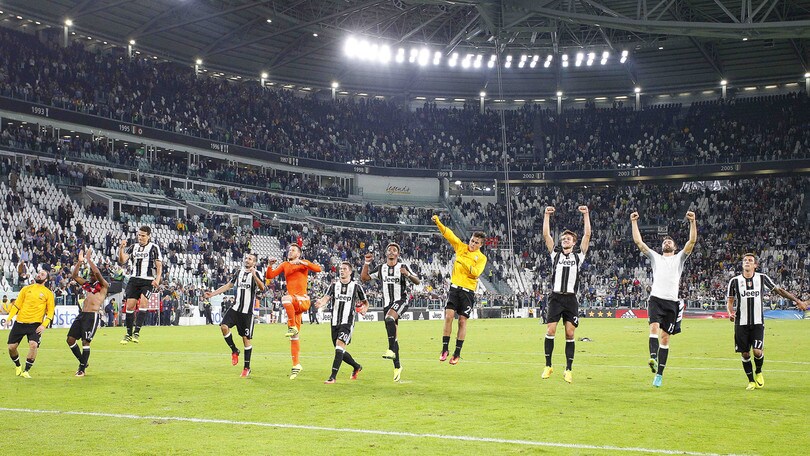 Juventus-Cagliari, i top e flop bianconeri: Alex Sandro imprendibile, Pjanic c'è