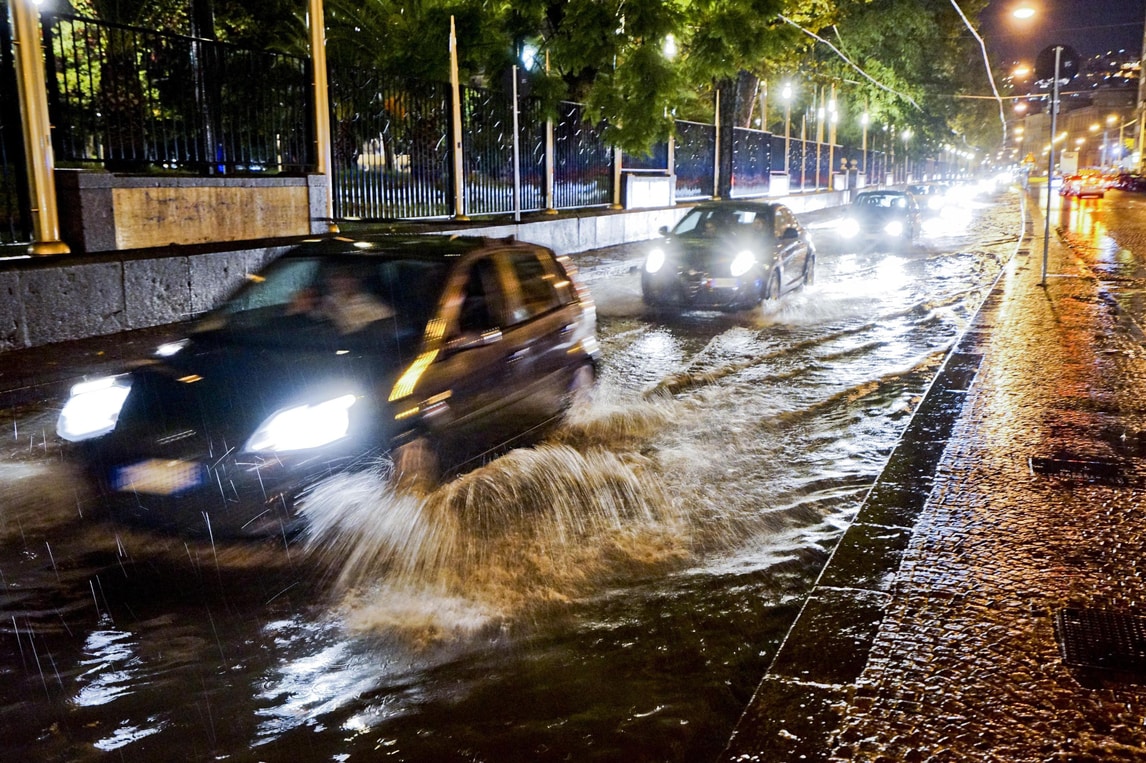 Roma, ecco il tombino intelligente che previene gli allagamenti