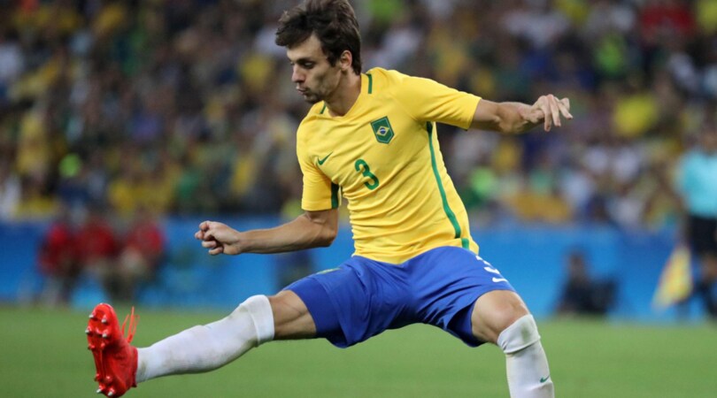 Calciomercato, dal Brasile: «Napoli, offerti 13 milioni per Rodrigo Caio»