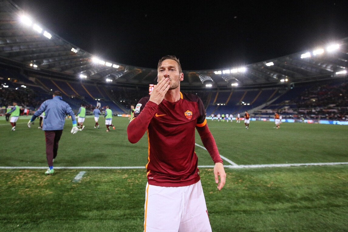 Roma, Totti compie 40 anni. Fai i tuoi auguri al capitano giallorosso