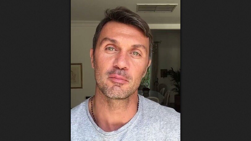 Maldini fa gli auguri a Totti: "Francesco, continua a divertirti e a farci divertire"