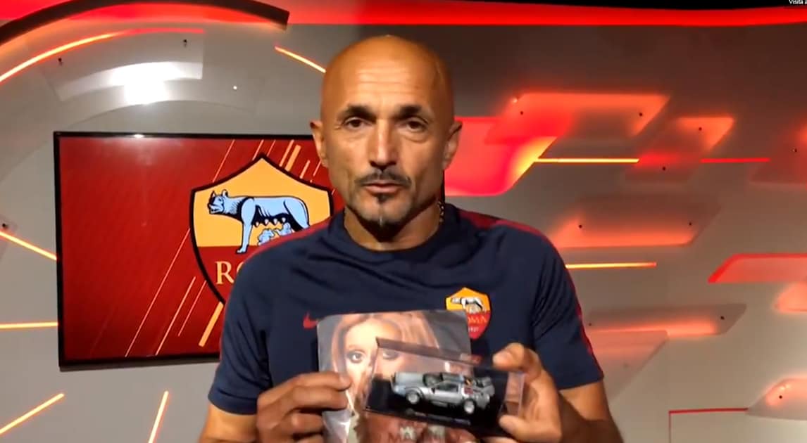 Serie A Roma, Spalletti: «Auguri Totti». E regala “Piccolo Uomo” di Mia Martini a Ilary Blasi