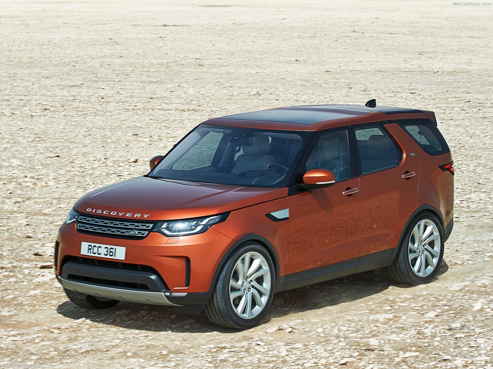 Salone di Parigi 2016, ecco la nuova Land Rover Discovery