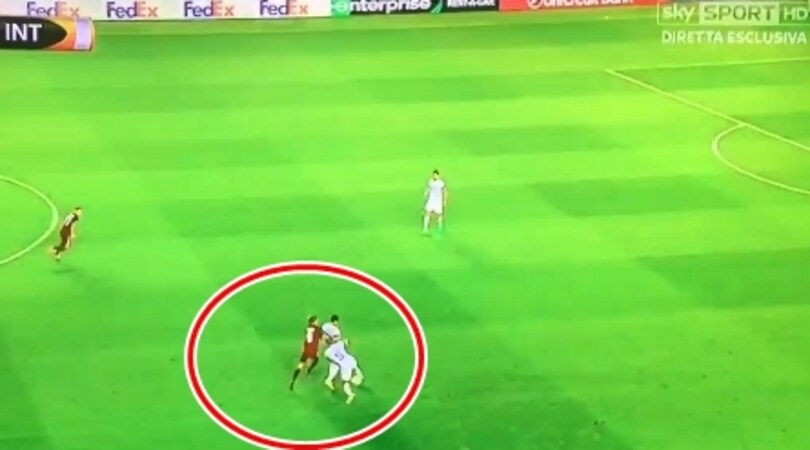 Felipe Melo ma cosa fai? Va a sbattere addosso a Murillo