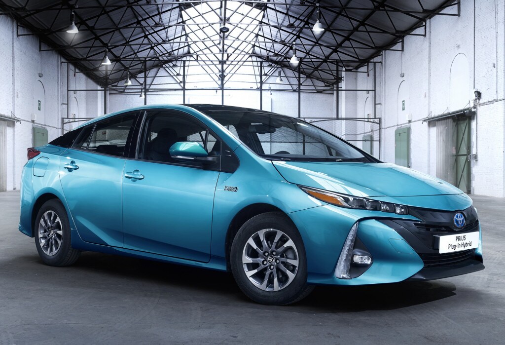 Toyota Prius, a Parigi debutta la plug-in