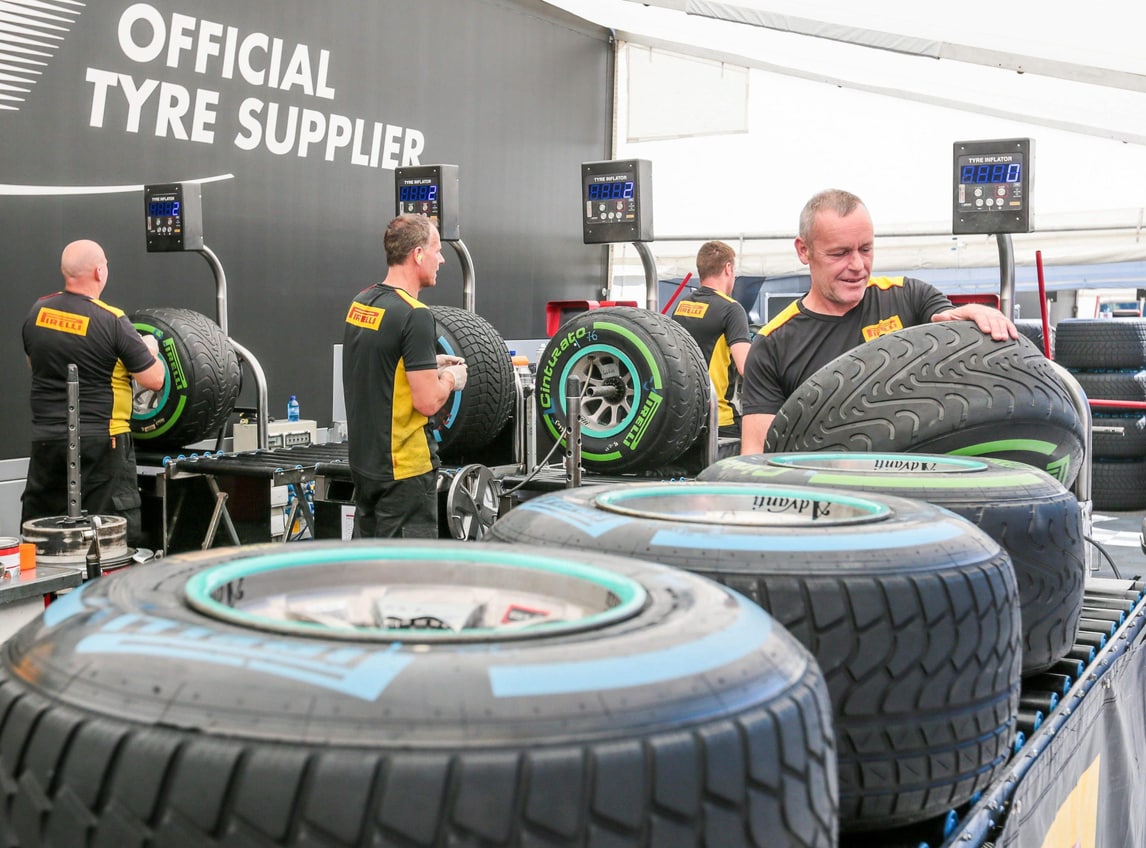 F1, Rosberg in Spagna per i test Pirelli