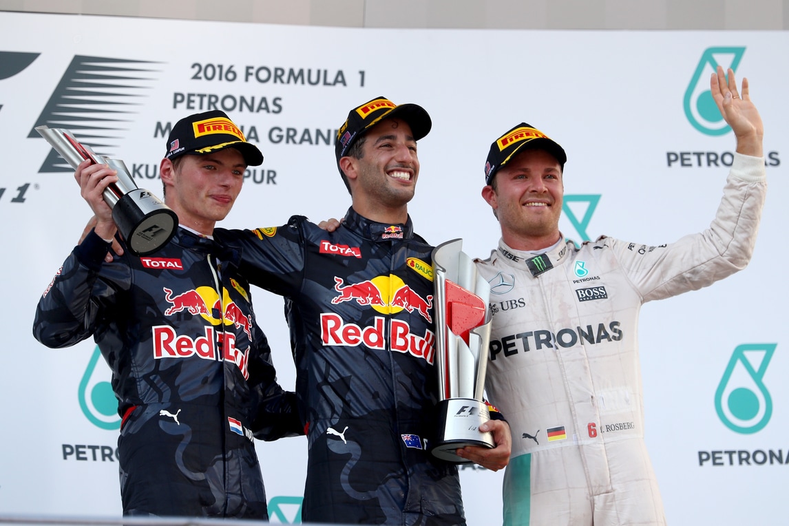 F1 Red Bull, Verstappen: «Vettel un pazzo e idiota»