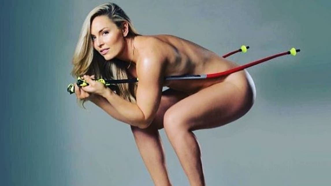 Lindsey Vonn nuda, solo con gli sci per lanciare il suo libro