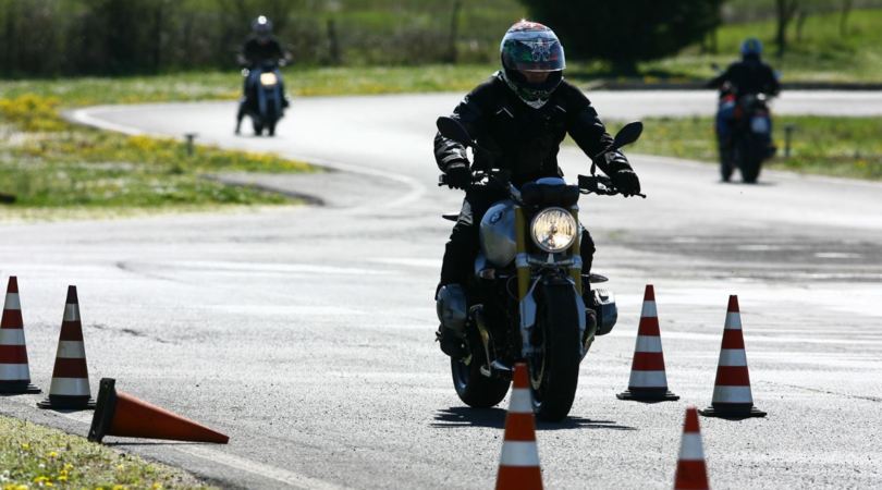 Aci, corsi di guida sicura per le due e quattro ruote