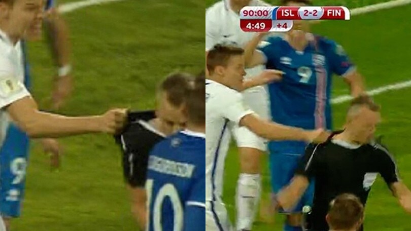 Islanda-Finlandia, Moisander strattona l'arbitro