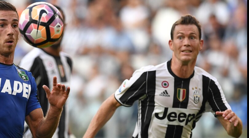 Calciomercato: «C'è Lichtsteinter sulla lista del Barcellona»
