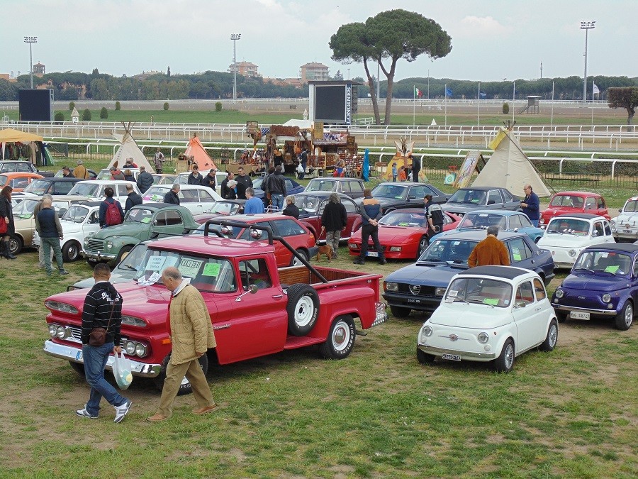 A Capannelle la grande mostra scambio di auto d’epoca