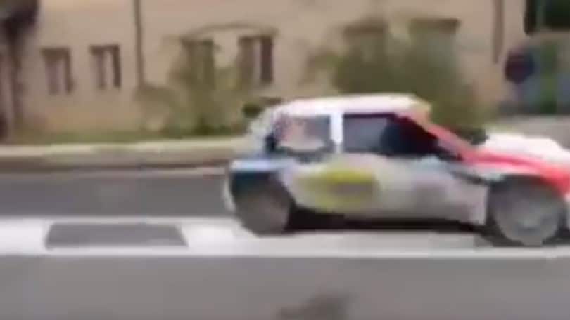 Che tragedia al Rally Legend: auto fuori strada sul pubblico