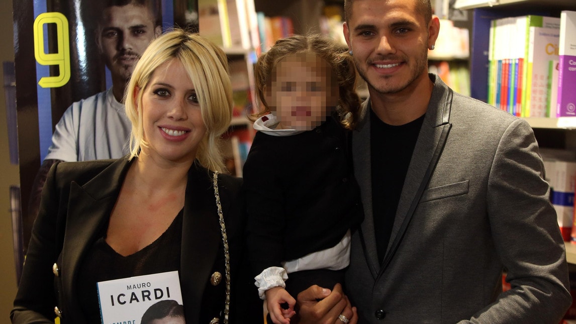 Icardi e Wanda Nara alla presentazione del libro del capitano nerazzurro