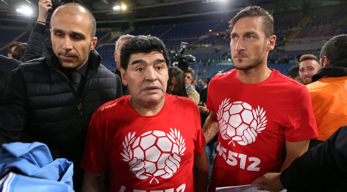 Uniti per la Pace: Totti e Maradona, due campioni per Papa Francesco