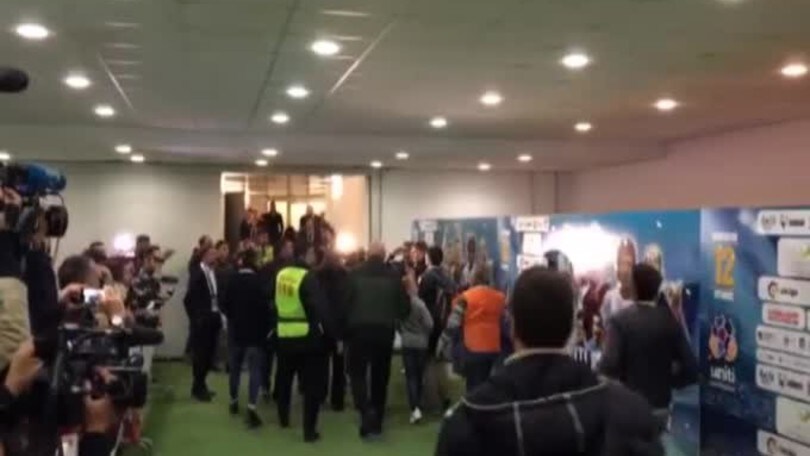 Totti arriva alla partita della Pace