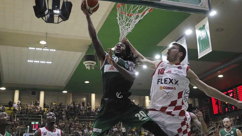 Randolph stende Pistoia, Savanovic regola Brescia