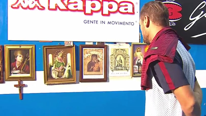 Totti ammira i santi del San Paolo
