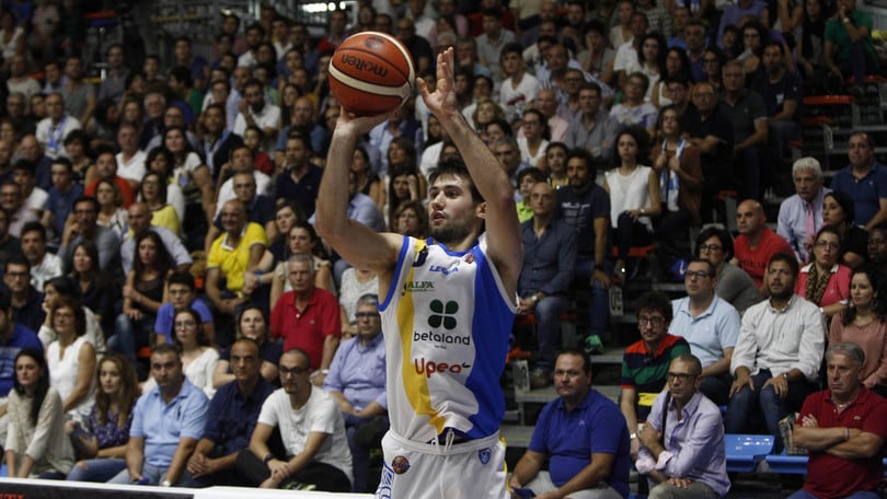 Fitipaldo stende Torino, primo sorriso Betaland