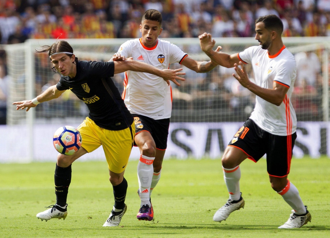 Calciomercato: «Mourinho soffia Cancelo a Luis Enrique»
