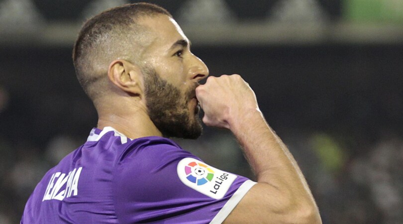 Benzema replica a Hollande: «Non sono un esempio? Faccio divertire la gente»