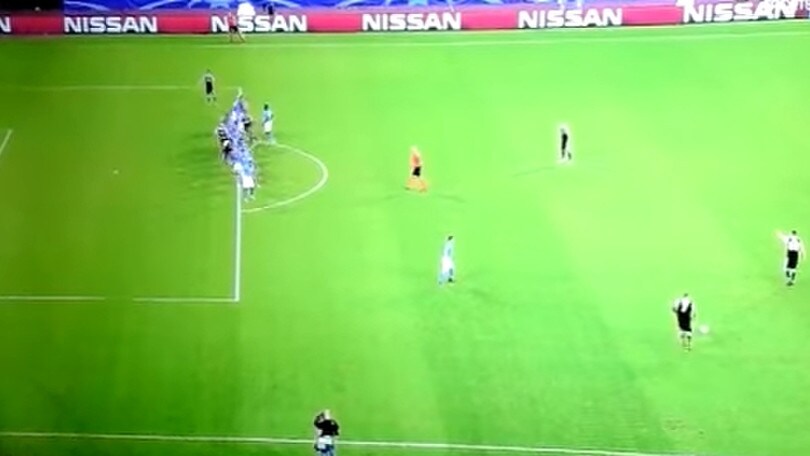 Champions League, la fotosequenza del fuorigioco sul terzo gol del Besiktas